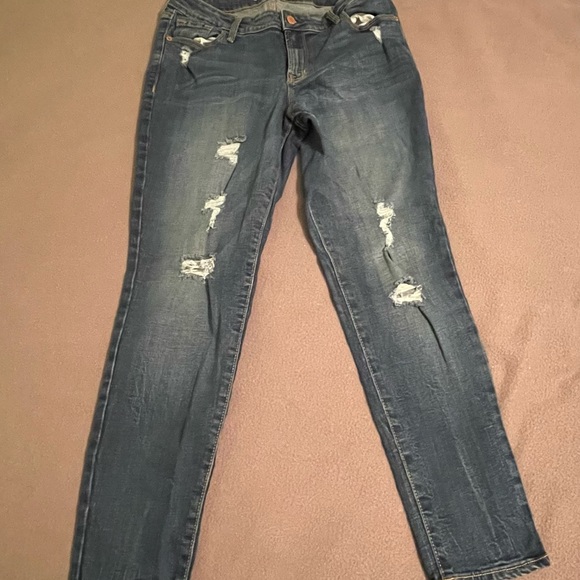 Old Navy Denim - Old Navy Rockstar Mid-Rise Distressed Skinny Jeans. Size 12.